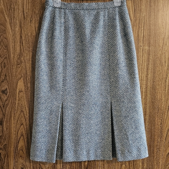 NWOT Women's Sky Blue Tweed Jacket & Skirt Set Quiet Luxury 100% Wool - Picture 10 of 15